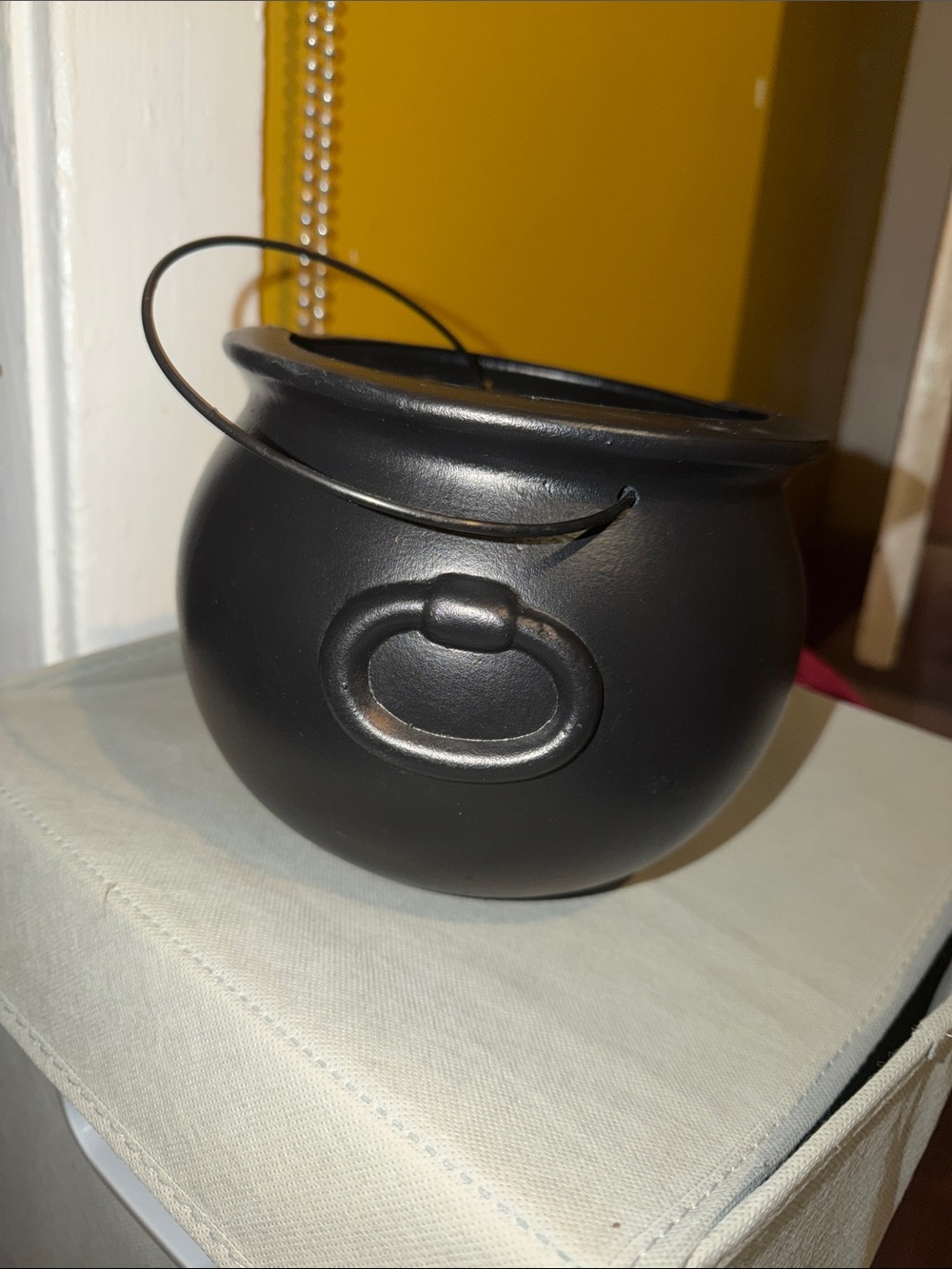 Black Halloween Bucket ๐ชฃ